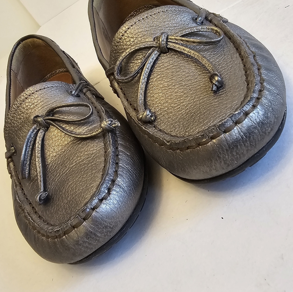 L.L.Bean Women's Leather Silver Metallic Driving Moccasin Loafers Size 7.5 - Picture 14 of 15
